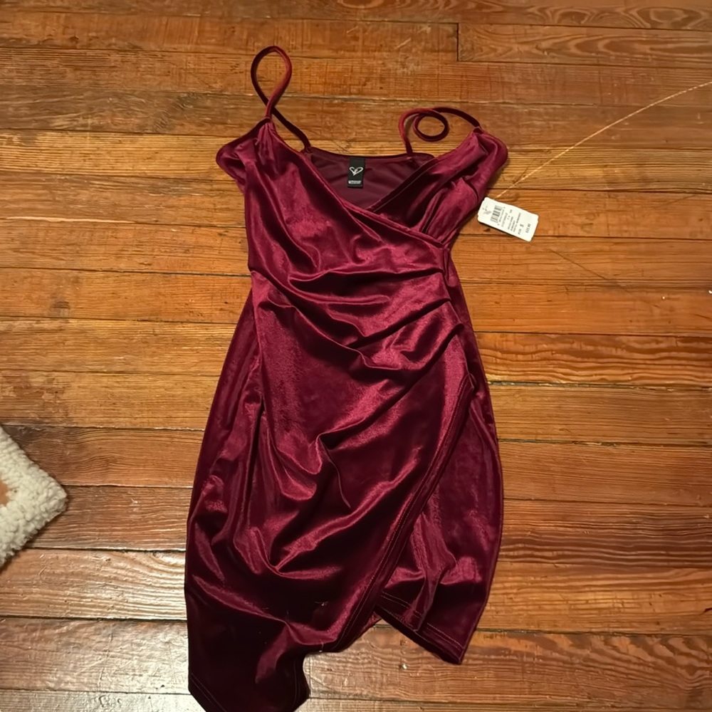 NWT - fits like XS